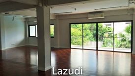 Office for rent in Khlong Toei Nuea, Bangkok near MRT Sukhumvit