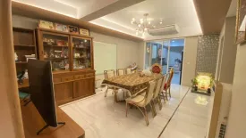 5 Bedroom Townhouse for sale in Baan Klangkrung, Sam Sen Nai, Bangkok near MRT Kamphaeng Phet