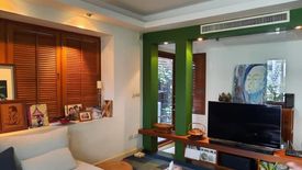 2 Bedroom Townhouse for sale in Silom, Bangkok near BTS Chong Nonsi