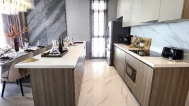 2 Bedroom Condo for sale in Rhythm Ekkamai Estate, Khlong Tan Nuea, Bangkok near BTS Ekkamai