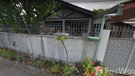 4 Bedroom House for sale in Chan Kasem, Bangkok near MRT Chankasem