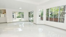 3 Bedroom House for sale in Lam Pla Thio, Bangkok