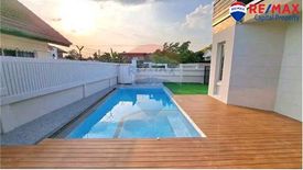 3 Bedroom House for sale in Na Kluea, Chonburi