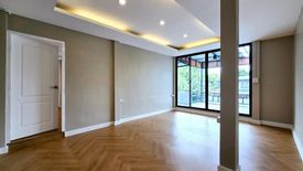 3 Bedroom Office for sale in Khlong Chan, Bangkok