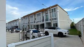 3 Bedroom Townhouse for sale in Golden Neo Chachoengsao, Bang Krut, Chachoengsao