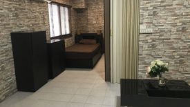 1 Bedroom Condo for sale in Sam Sen Nai, Bangkok