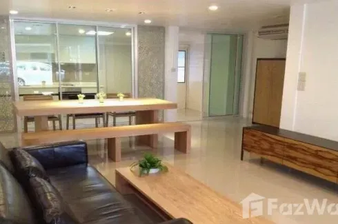 4 Bedroom Townhouse for rent in Khlong Tan Nuea, Bangkok near BTS Phrom Phong