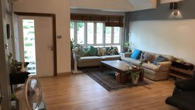 5 Bedroom Townhouse for rent in Khlong Tan Nuea, Bangkok