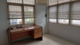 3 Bedroom House for rent in Sam Sen Nok, Bangkok near MRT Phawana