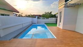 3 Bedroom Villa for sale in Na Kluea, Chonburi