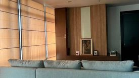 3 Bedroom Condo for sale in Khlong Tan Nuea, Bangkok