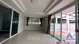 5 Bedroom House for sale in Phra Khanong, Bangkok near BTS Ekkamai