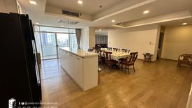 3 Bedroom Condo for rent in Khlong Tan Nuea, Bangkok