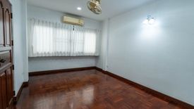 5 Bedroom Townhouse for rent in Phra Khanong, Bangkok near BTS Ekkamai