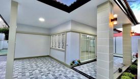 3 Bedroom Townhouse for sale in Bang Khu Rat, Nonthaburi