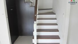 3 Bedroom Townhouse for sale in Khlong Chet, Pathum Thani