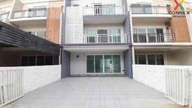 3 Bedroom Townhouse for sale in Deluxe Town Ramintra, Tha Raeng, Bangkok