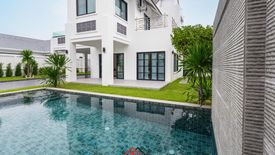 6 Bedroom House for sale in Na Kluea, Chonburi