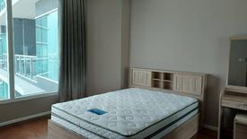 1 Bedroom Condo for rent in Wat Phraya Krai, Bangkok