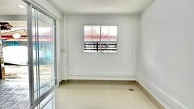 3 Bedroom Townhouse for sale in Bang Khu Rat, Nonthaburi