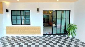 1 Bedroom Townhouse for sale in Bang Chan, Bangkok