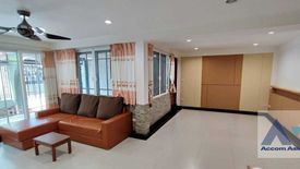 3 Bedroom Townhouse for rent in Phra Khanong, Bangkok near BTS Thong Lo