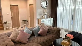 6 Bedroom House for rent in Dokmai, Bangkok