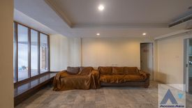 8 Bedroom Townhouse for rent in Silom, Bangkok near BTS Sala Daeng