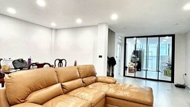 6 Bedroom House for sale in Thung Wat Don, Bangkok near BTS Saphan Taksin