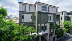 4 Bedroom House for sale in Phra Khanong Nuea, Bangkok