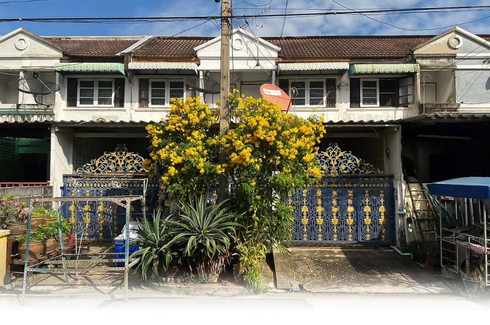 4 Bedroom Townhouse for sale in Suk Sombun Village, Khlong Thanon, Bangkok near BTS Saphan Mai