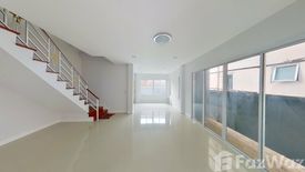 5 Bedroom Townhouse for sale in Baan Mantita, Khlong Thanon, Bangkok