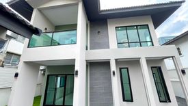 4 Bedroom House for sale in Bang Lamphu Lang, Bangkok near BTS Krung Thon Buri