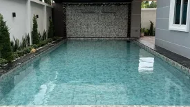 5 Bedroom House for sale in Dokmai, Bangkok