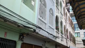 2 Bedroom Townhouse for rent in Phra Khanong, Bangkok near BTS Thong Lo