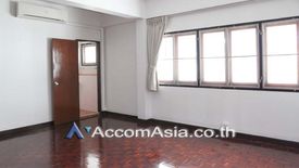 3 Bedroom Apartment for rent in Khlong Toei, Bangkok near BTS Nana