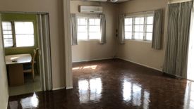 2 Bedroom House for sale in Chan Kasem, Bangkok near MRT Chankasem