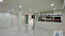 3 Bedroom Townhouse for rent in Silom, Bangkok near BTS Chong Nonsi