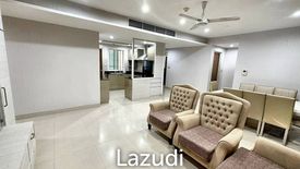 3 Bedroom Condo for sale in Bang Lamphu Lang, Bangkok