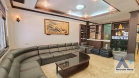 7 Bedroom Townhouse for rent in Thung Wat Don, Bangkok near BTS Surasak