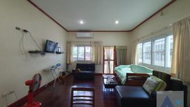 4 Bedroom House for sale in Phra Khanong, Bangkok near BTS Ekkamai