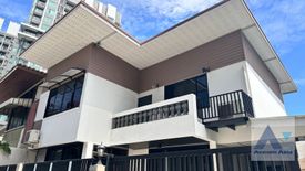 3 Bedroom House for rent in Khlong Tan Nuea, Bangkok