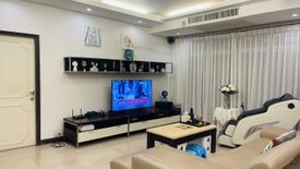 3 Bedroom Condo for sale in Royal Castle Pattanakarn, Suan Luang, Bangkok