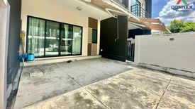 3 Bedroom Townhouse for sale in Baan Klang Muang Nawamin 42, Khlong Kum, Bangkok