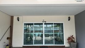 3 Bedroom Townhouse for sale in Nong Mai Daeng, Chonburi