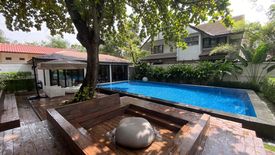 5 Bedroom House for sale in Khlong Tan Nuea, Bangkok