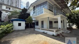 3 Bedroom House for rent in Khlong Tan Nuea, Bangkok