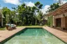 Villa dijual dengan 4 kamar tidur di Pererenan, Bali