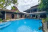Villa dijual dengan 6 kamar tidur di Legian, Bali