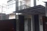 Rumah dijual dengan 3 kamar tidur di Bulak, Jawa Timur